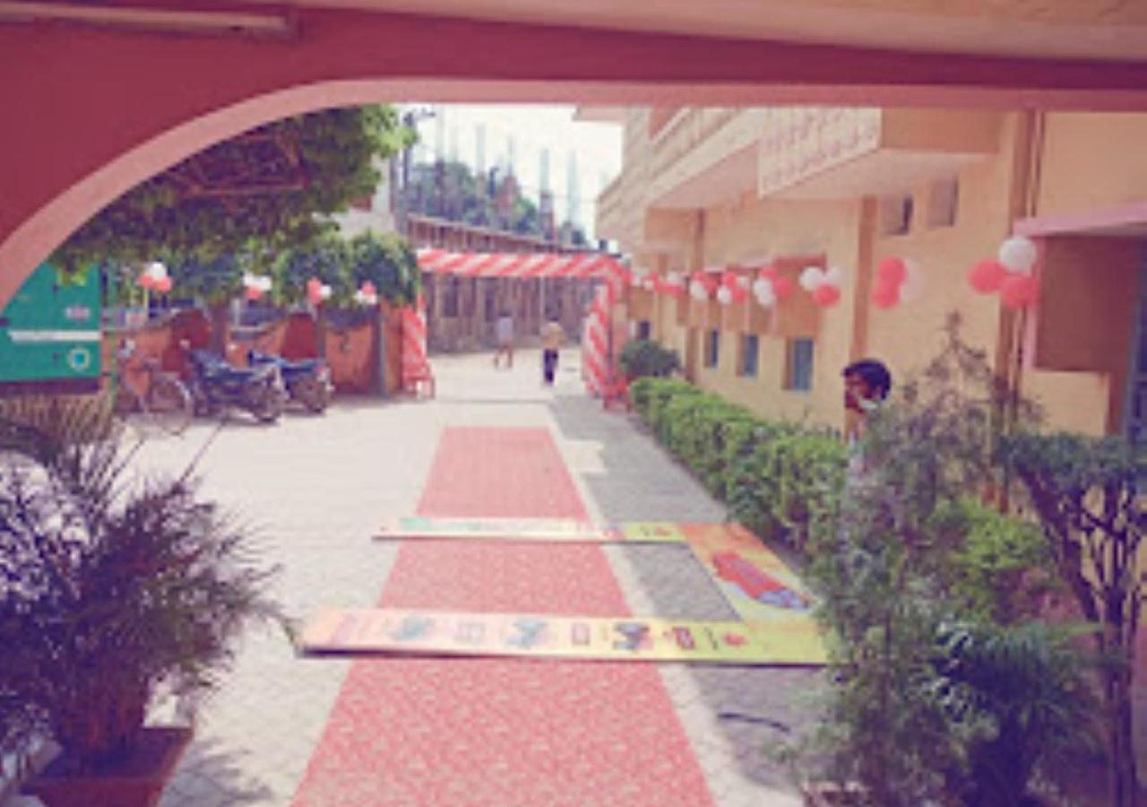 Vijieya Hotel Bihar Saharsa Buitenkant foto